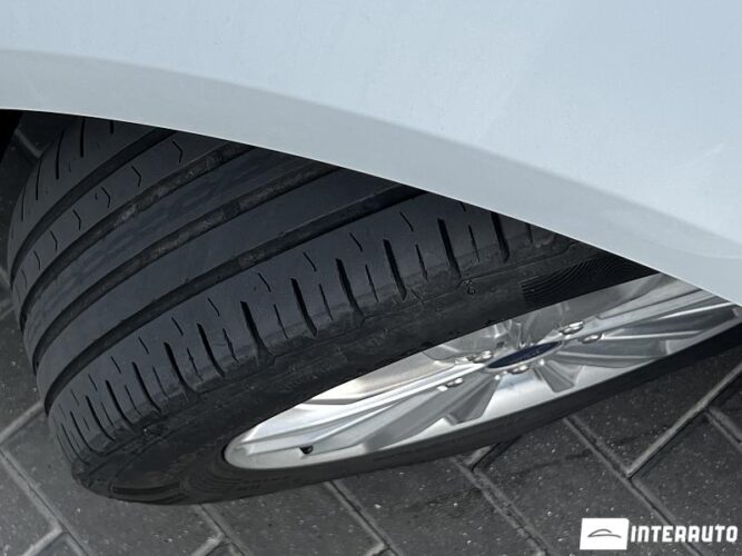 Ford Focus 47 interauto-car