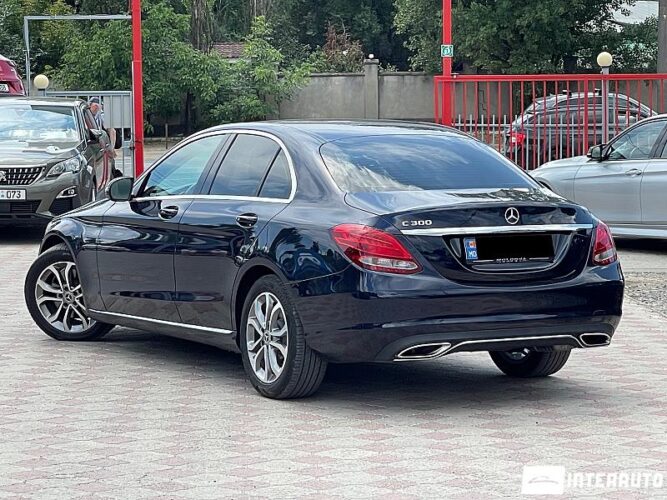 Mercedes C 300 32 interauto-car