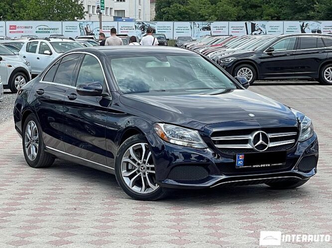 Mercedes C 300 33 interauto-car