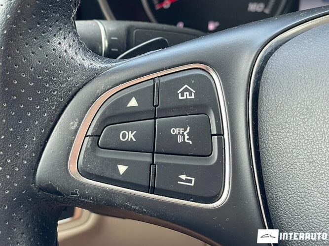 Mercedes C 300 38 interauto-car