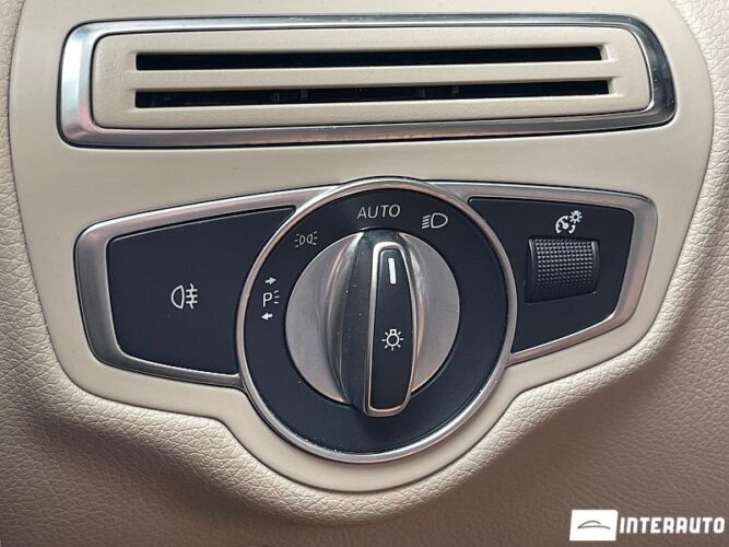 Mercedes C 300 37 interauto-car