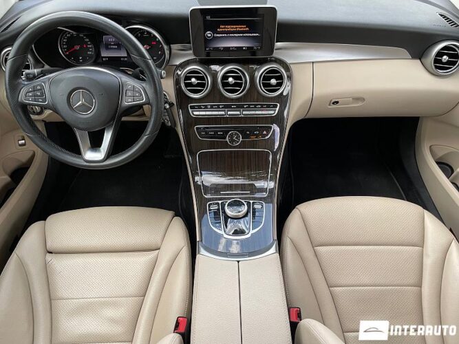 Mercedes C 300 36 interauto-car