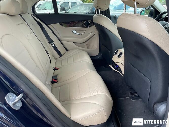 Mercedes C 300 46 interauto-car