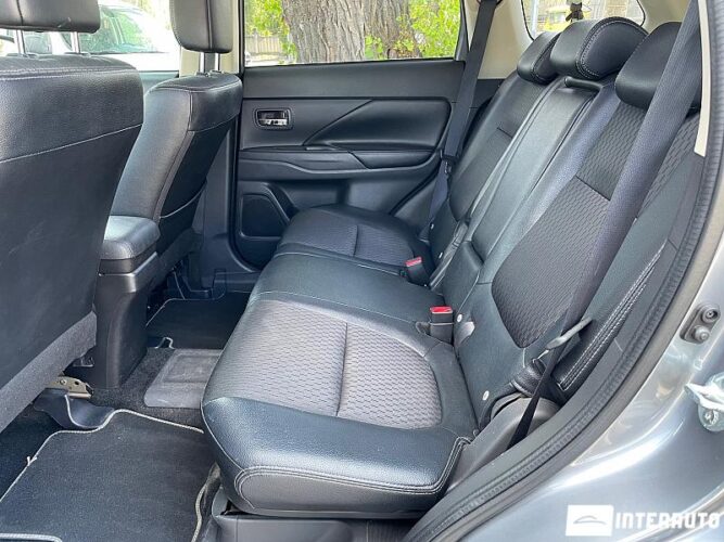Mitsubishi Outlander 47 interauto-car