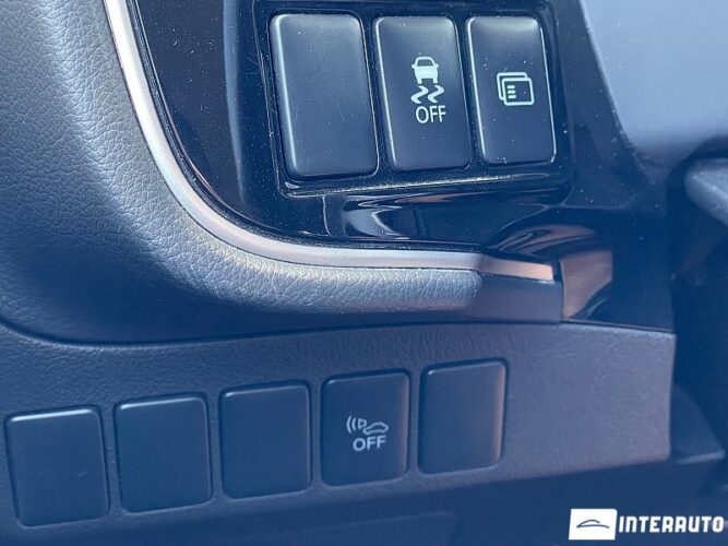 Mitsubishi Outlander 39 interauto-car