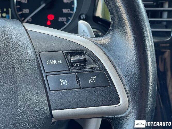 Mitsubishi Outlander 41 interauto-car