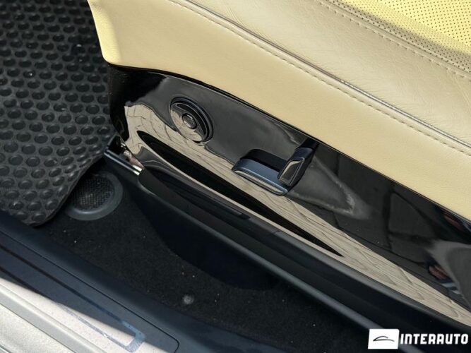 Tesla Model X 28 interauto-car