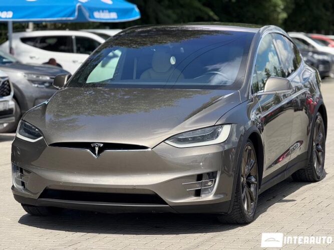 Tesla Model X 24 interauto-car