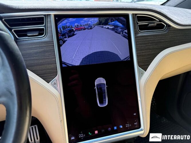 Tesla Model X 31 interauto-car