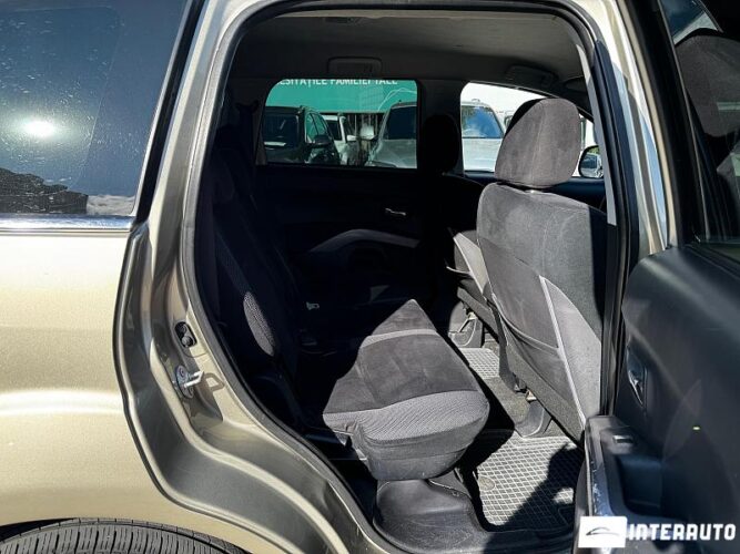 Mitsubishi Outlander XL 35 interauto-car