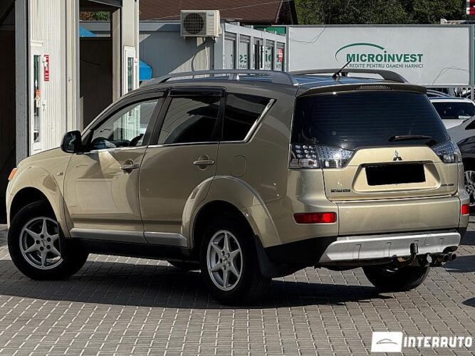 Mitsubishi Outlander XL 31 interauto-car