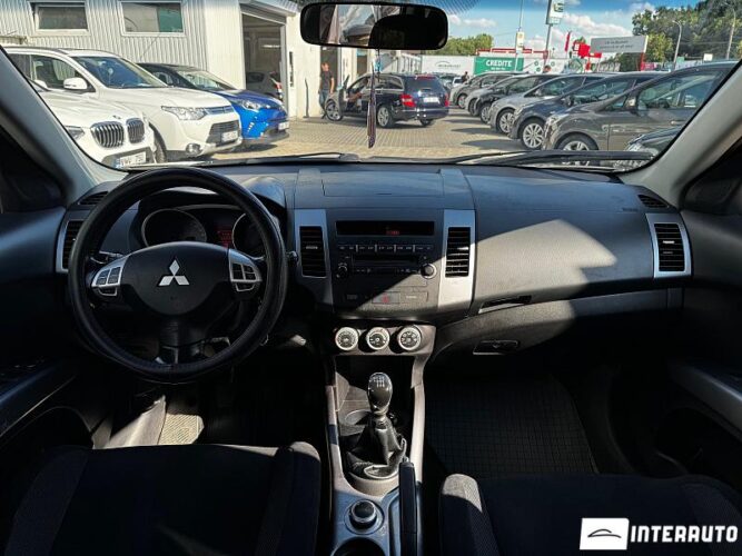 Mitsubishi Outlander XL 36 interauto-car