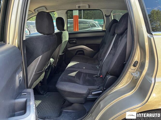 Mitsubishi Outlander XL 34 interauto-car