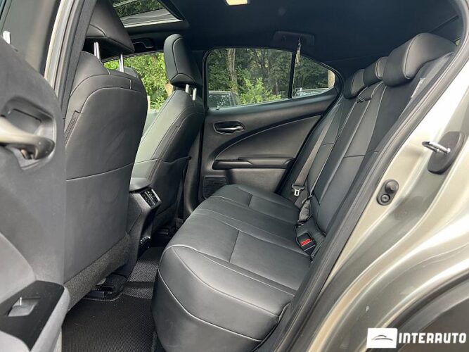 Lexus UX 300e 59 interauto-car