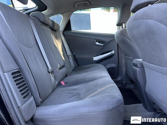 Toyota Prius 38 interauto-car