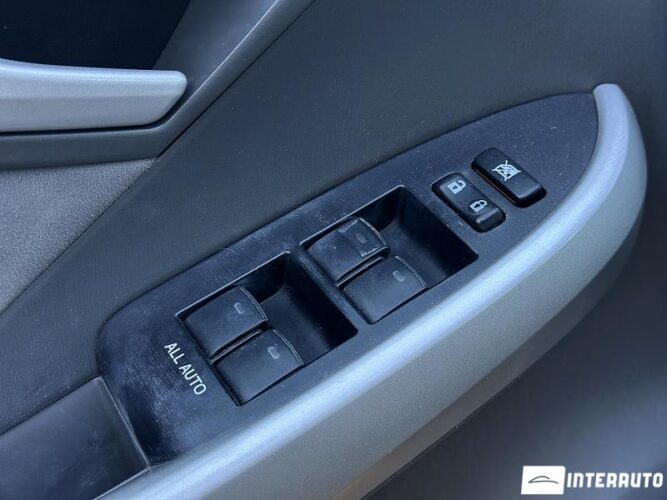 Toyota Prius 31 interauto-car