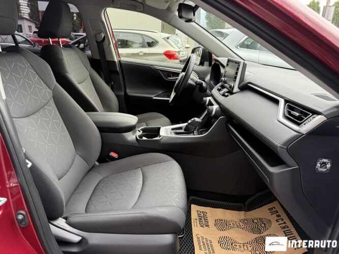 Toyota Rav-4 41 interauto-car