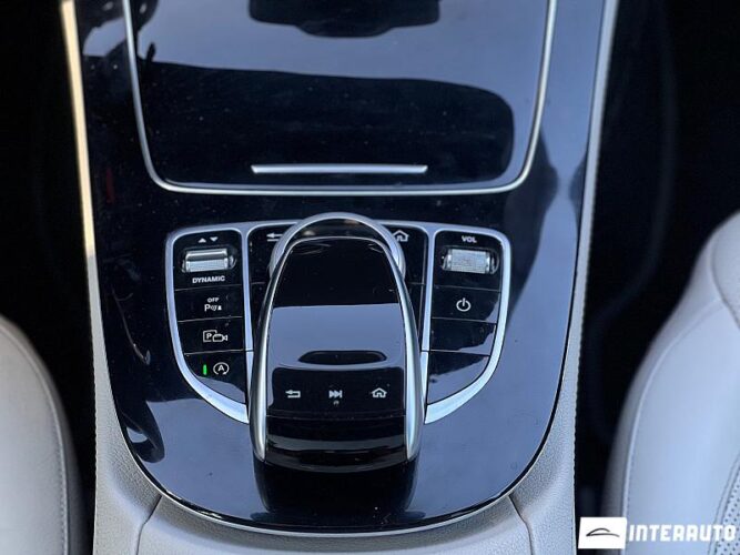 Mercedes E 300 44 interauto-car