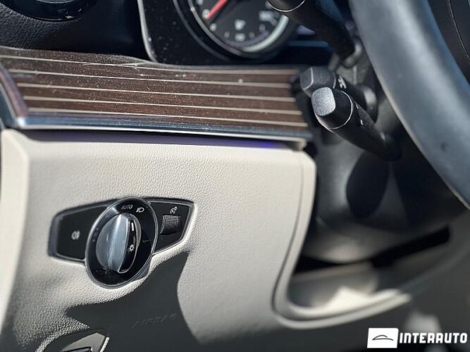 Mercedes E 300 40 interauto-car