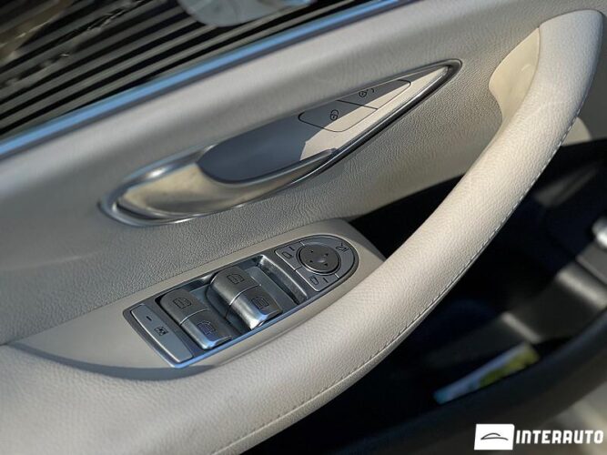 Mercedes E 300 51 interauto-car