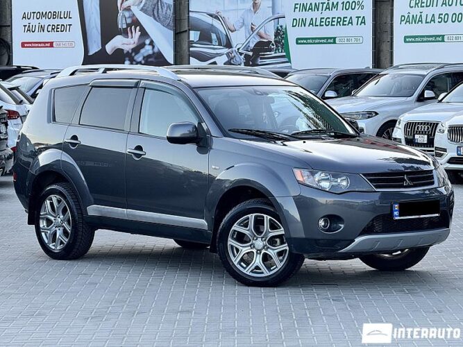 Mitsubishi Outlander 30 interauto-car