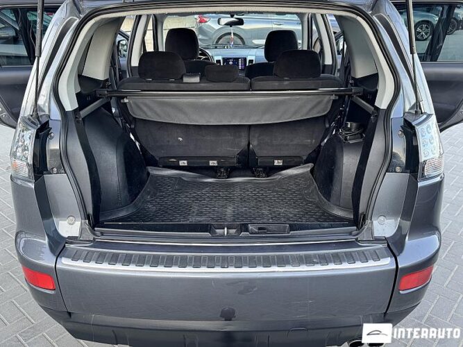 Mitsubishi Outlander 47 interauto-car