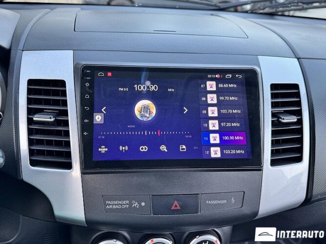 Mitsubishi Outlander 38 interauto-car