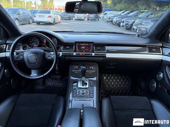 Audi S8 43 interauto-car