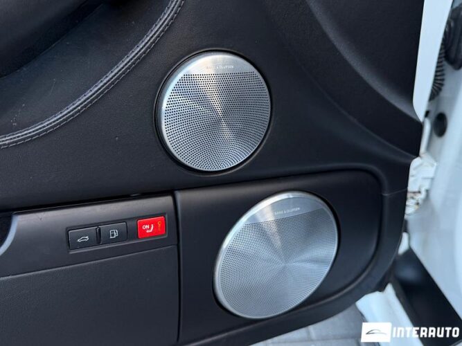 Audi S8 40 interauto-car