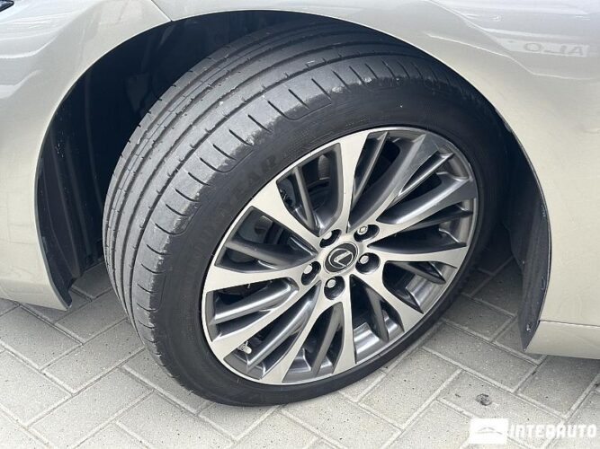 Lexus ES 300h 54 interauto-car