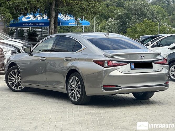 Lexus ES 300h 37 interauto-car