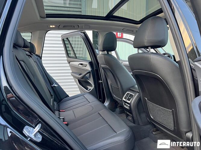 BMW X3 3.0e 44 interauto-car