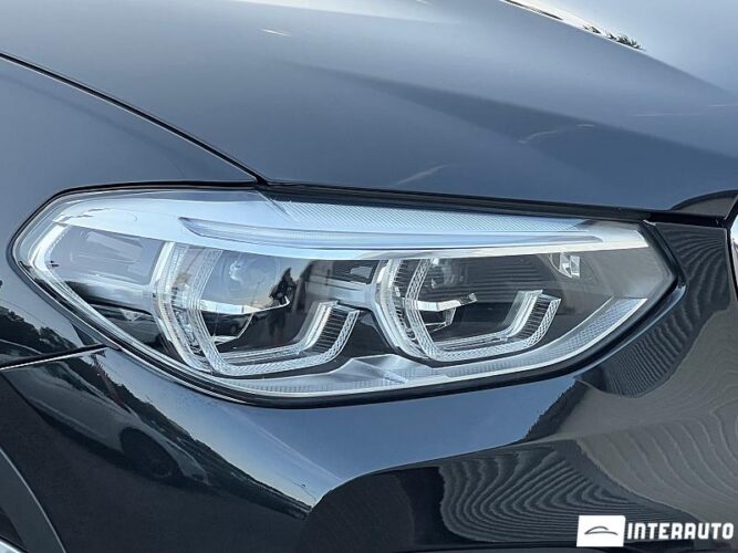 BMW X3 3.0e 51 interauto-car
