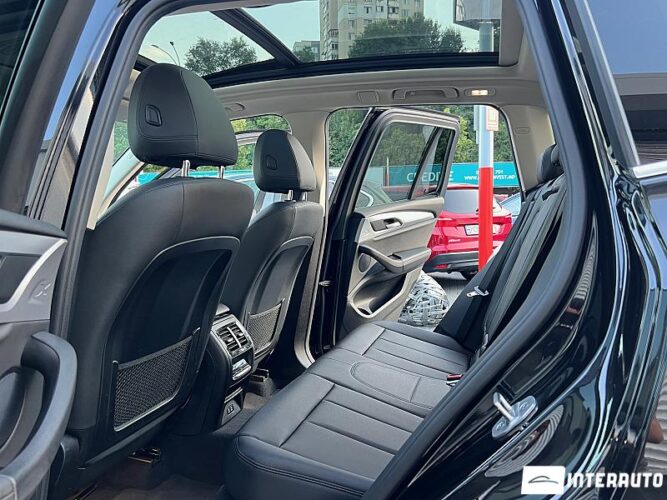 BMW X3 3.0e 37 interauto-car