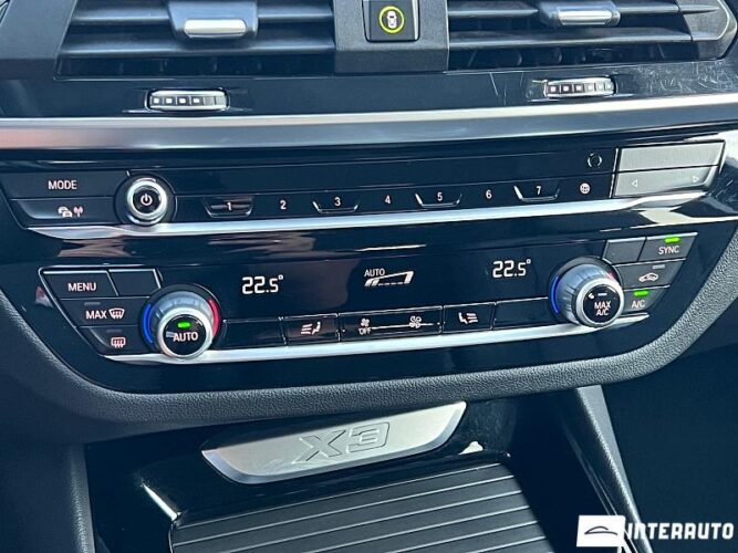 BMW X3 3.0e 43 interauto-car