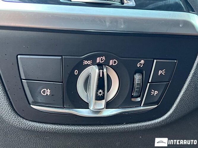 BMW X3 3.0e 47 interauto-car