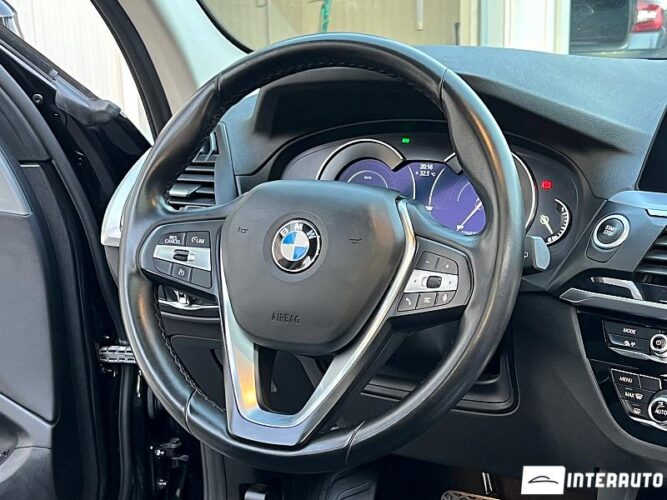 BMW X3 3.0e 40 interauto-car