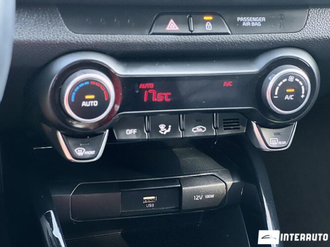 Kia Stonic 43 interauto-car