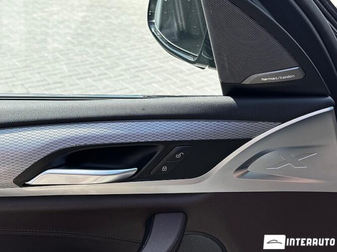 BMW X3 3.0e 46 interauto-car