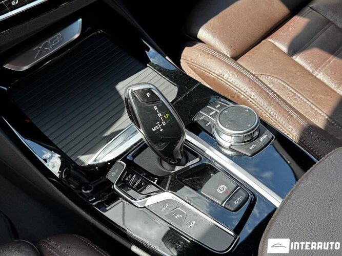 BMW X3 3.0e 45 interauto-car