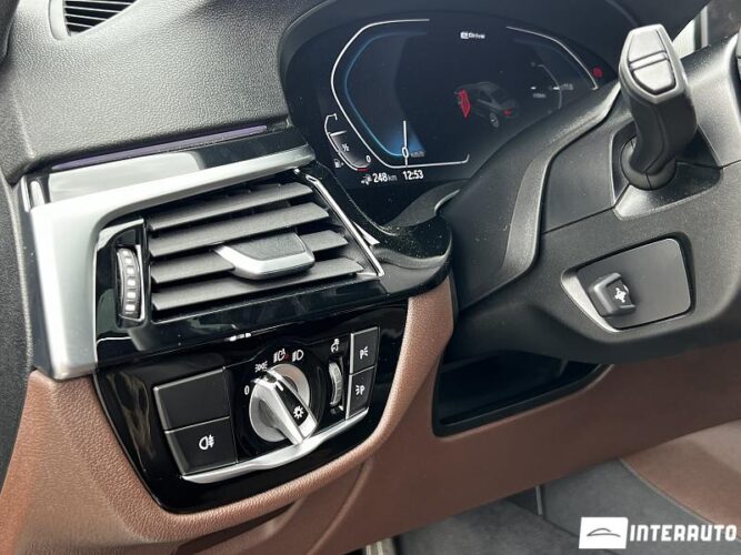 BMW 545e 52 interauto-car