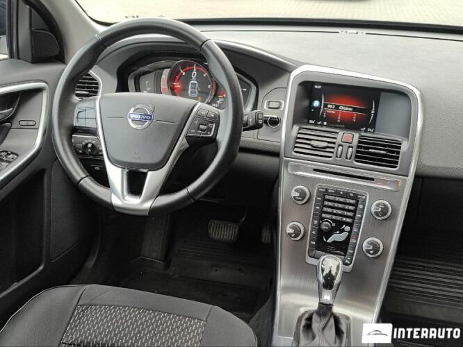 Volvo XC 60 41 interauto-car