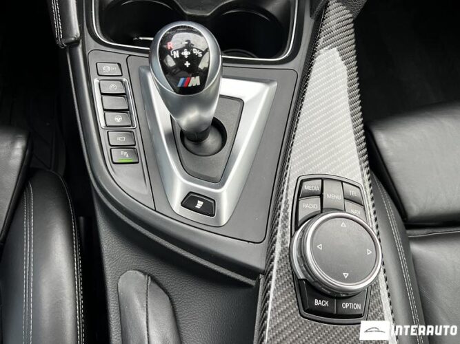 BMW M4 42 interauto-car