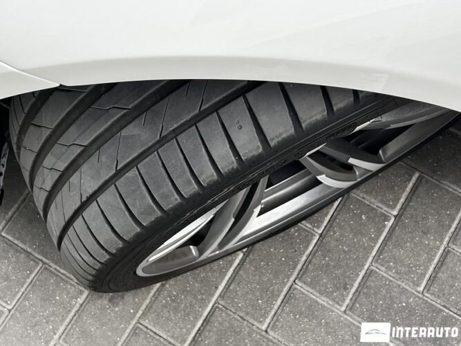 BMW M4 50 interauto-car