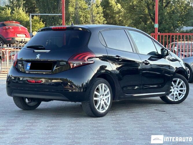 Peugeot 208 31 interauto-car