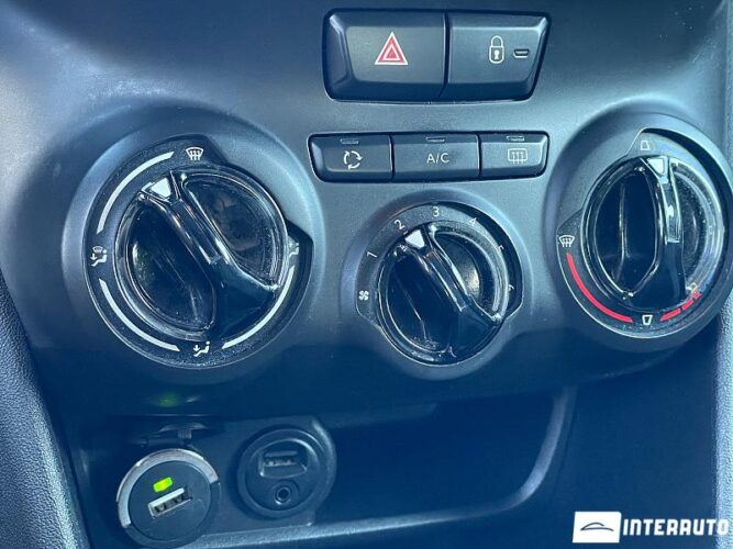 Peugeot 208 41 interauto-car