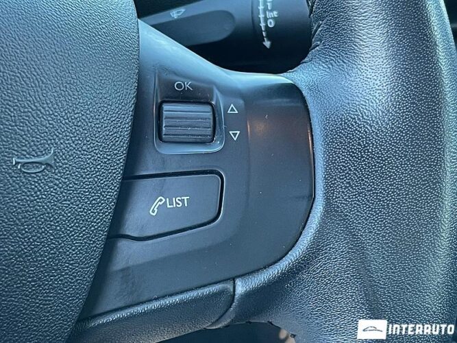 Peugeot 208 38 interauto-car