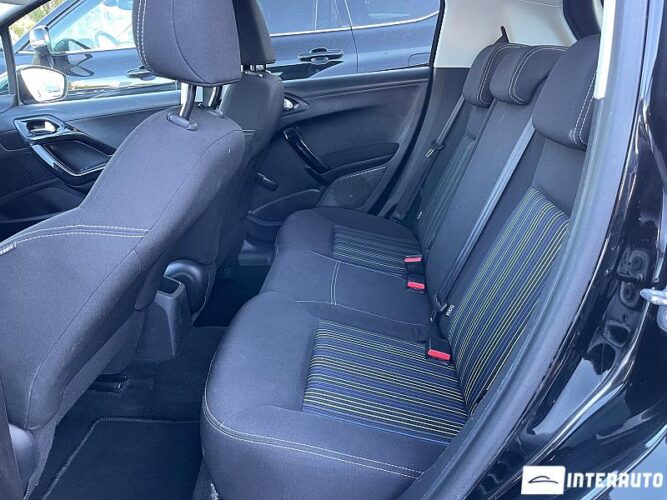 Peugeot 208 44 interauto-car