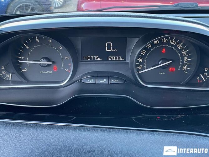 Peugeot 208 39 interauto-car