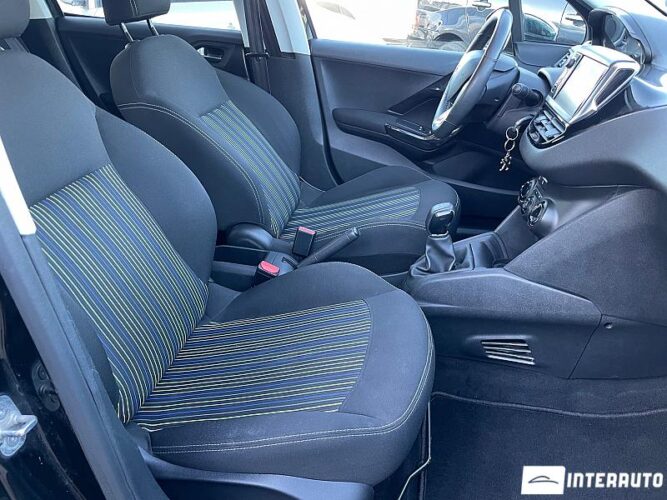 Peugeot 208 43 interauto-car